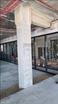 A white pillar in a building

AI-generated content may be incorrect.