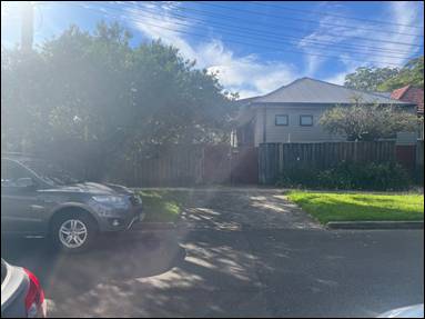 A car parked in front of a house

AI-generated content may be incorrect.